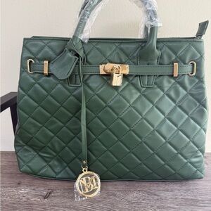 SALE!!! Badgley Mischka Elegant Green Quilted Handbag